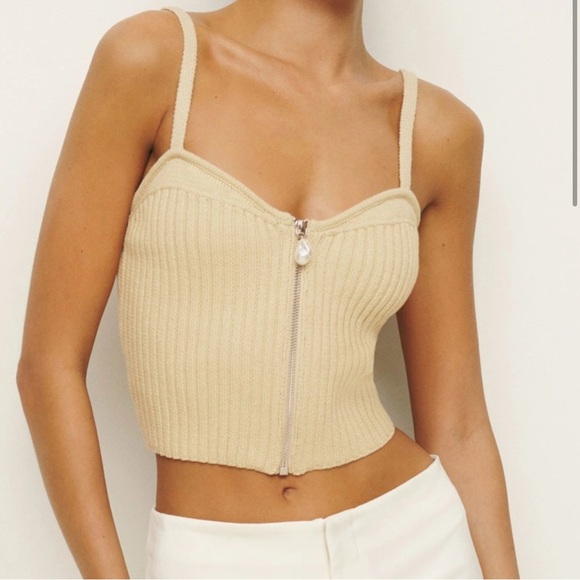 Reformation Tops - Reformation Presley Sweater knit top